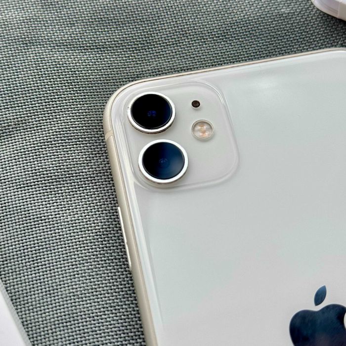 iPhone 11 (bataria 100%, nova)