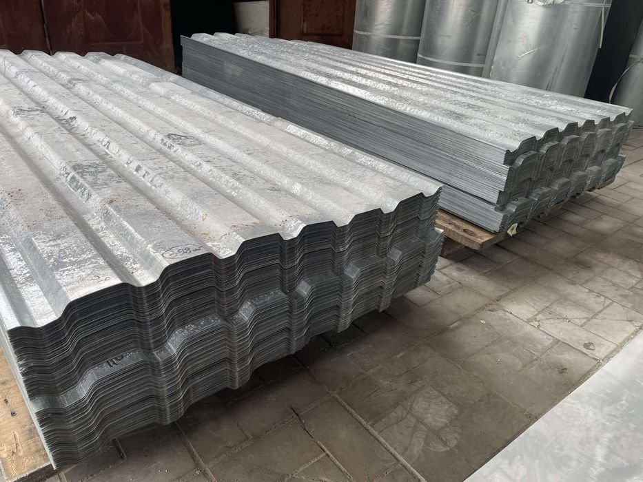 Профнастил 250грн.лист. 0.4некондиция.