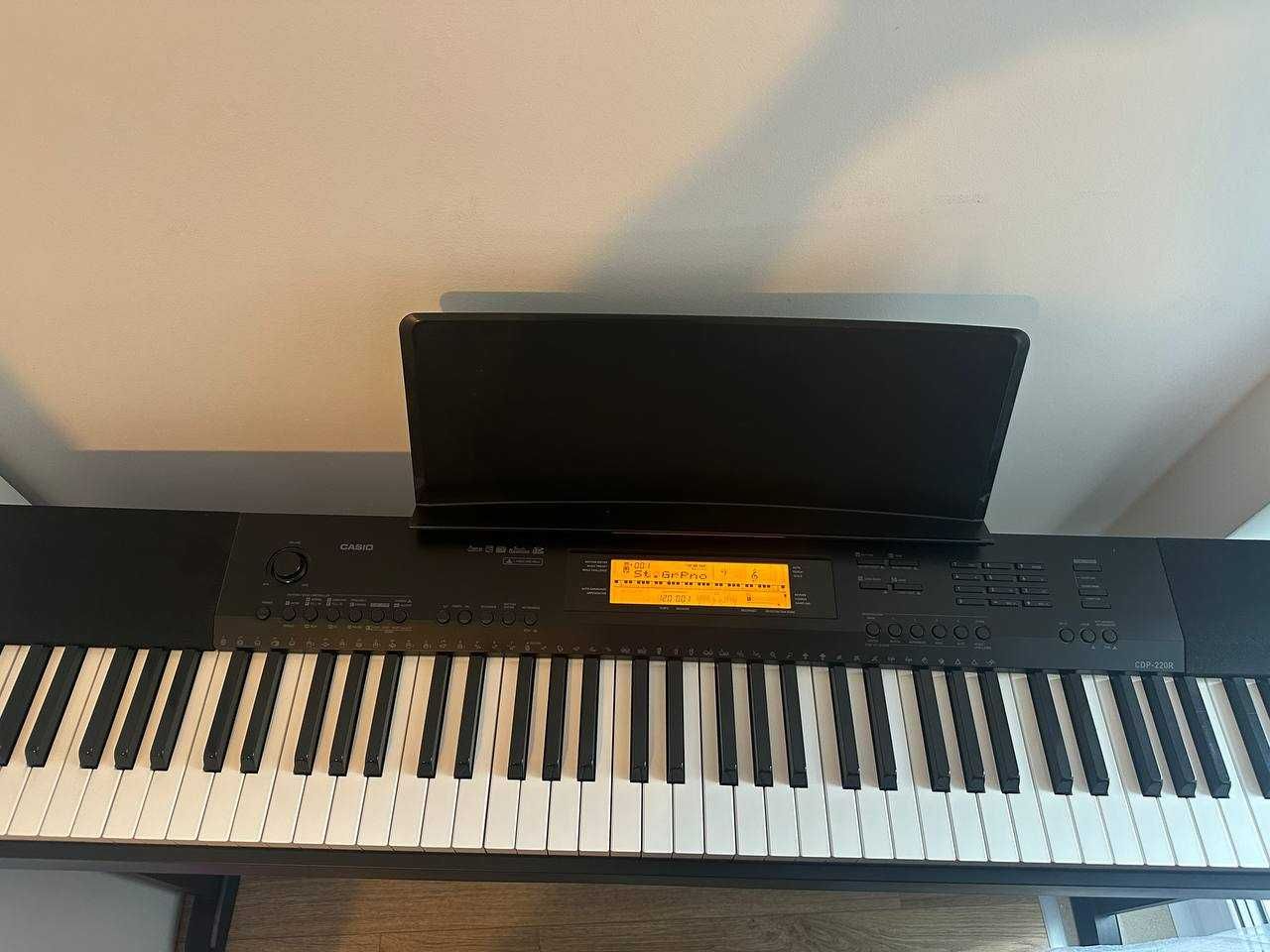 Zestaw Pianino cyfrowe wysokiej jakości Casio CDP-220R + statyw.