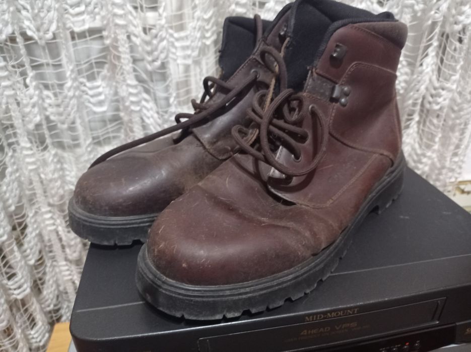 Botas em pele n°45