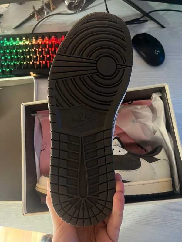 Jordan 1 RetroLow OG SP TravisScott Reverse R.39