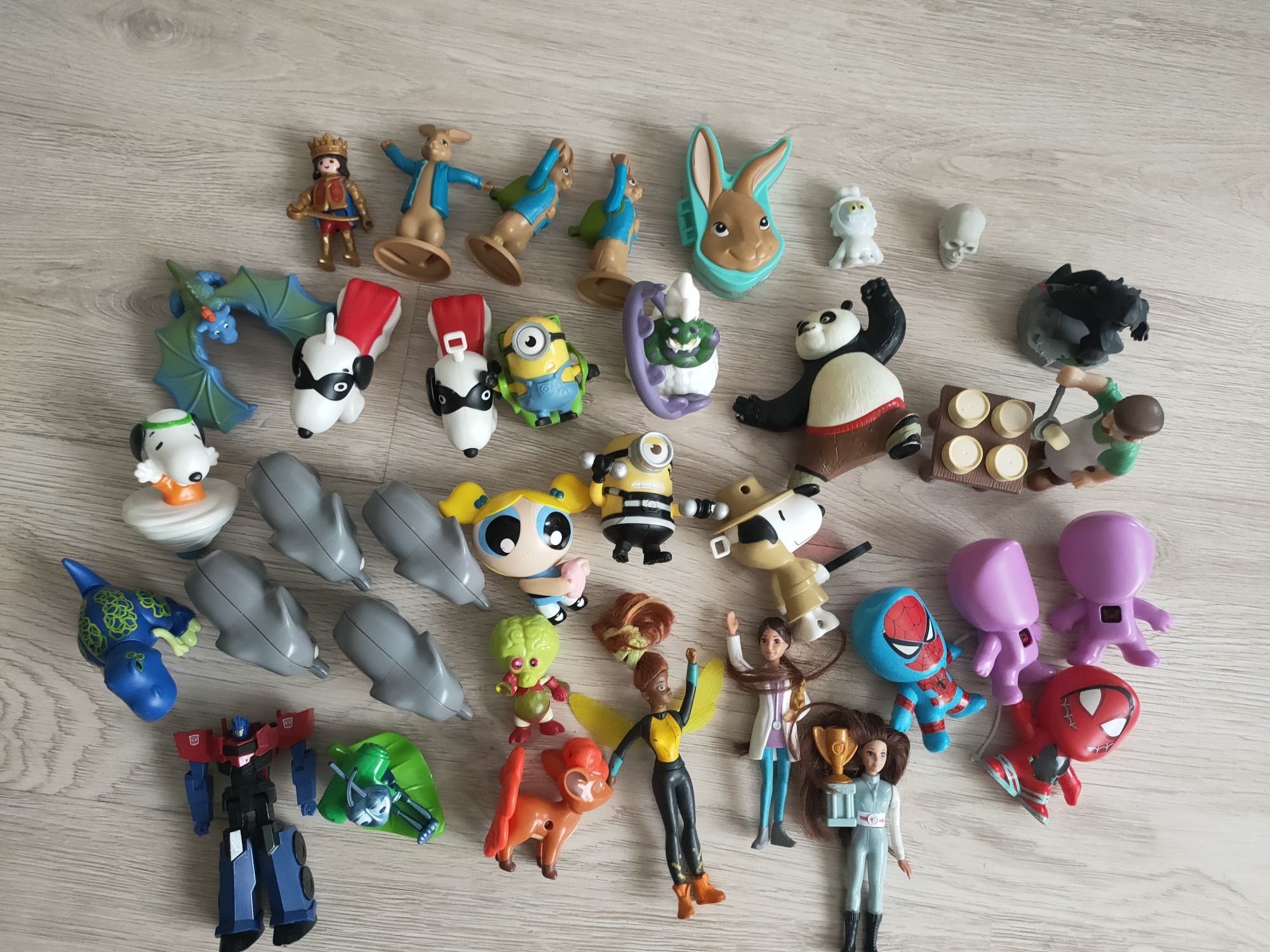 Figurki dla dzieci mix Spiderman SpongeBob słoniki McDonald's