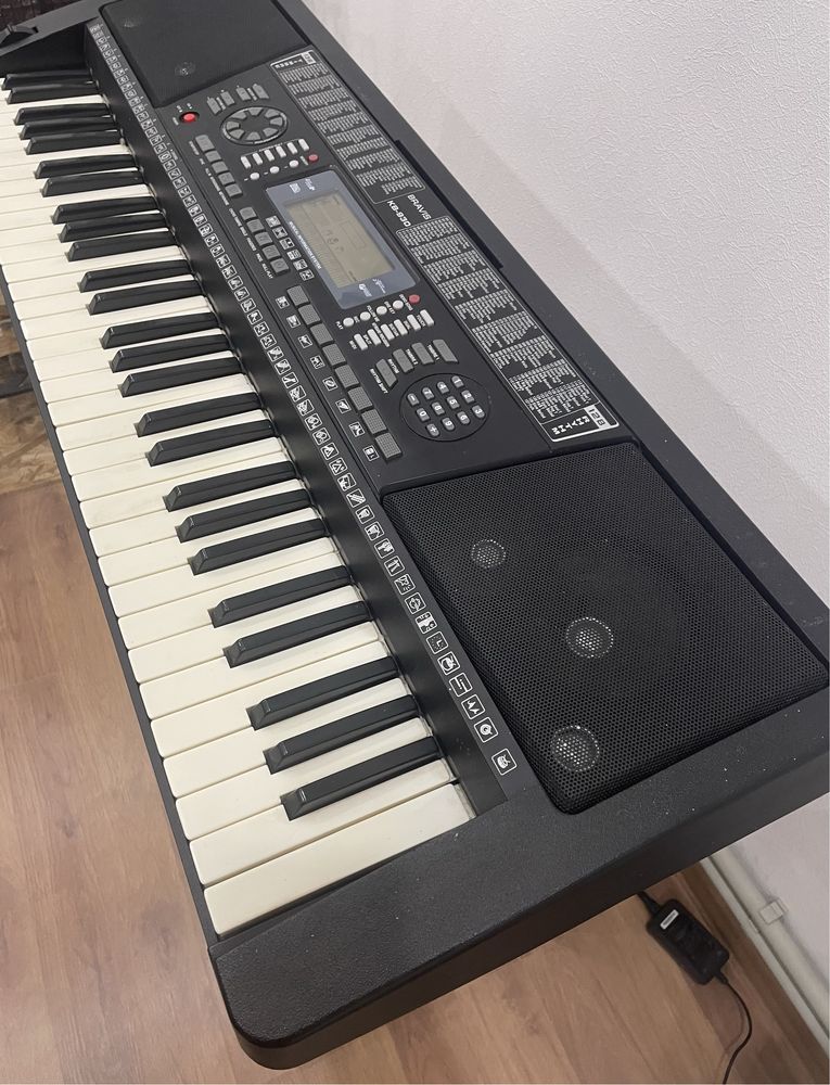 Синтезатор піаніно BRAVIS KB-930