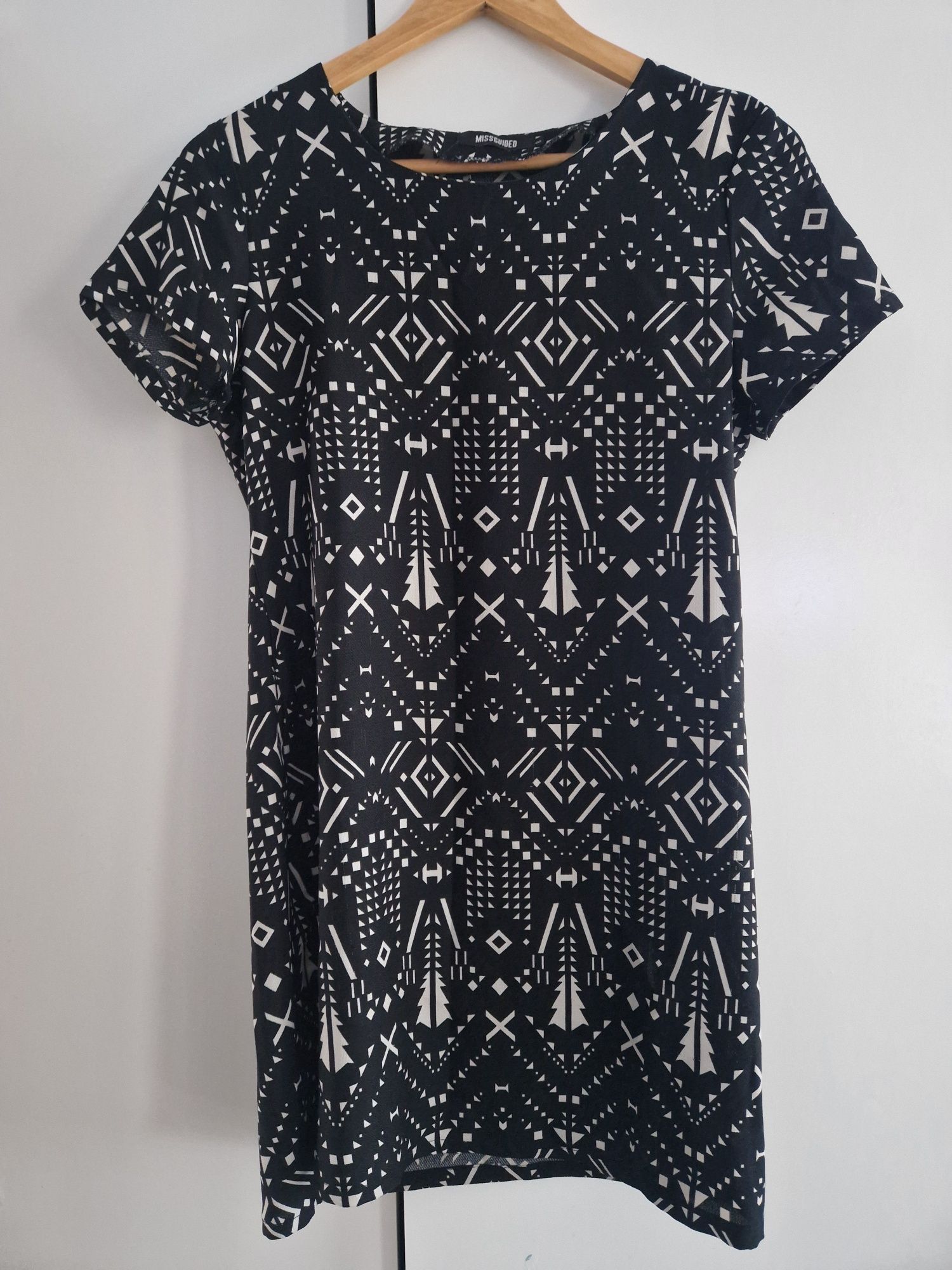 Krótka sukienka Missguided
