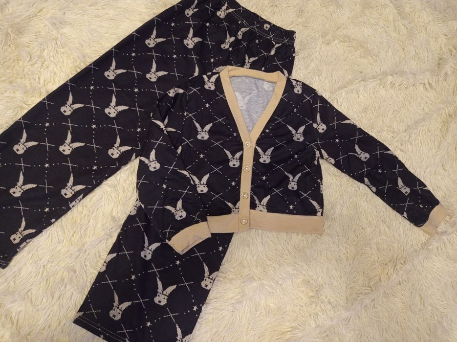 Стильный костюм девочке 8-10 лет.