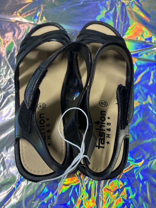 Sandálias pretas tamanho 40