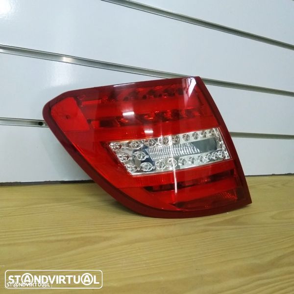Farolim Mercedes classe C W204 modelo: 2011/03 até 2014/01 novo