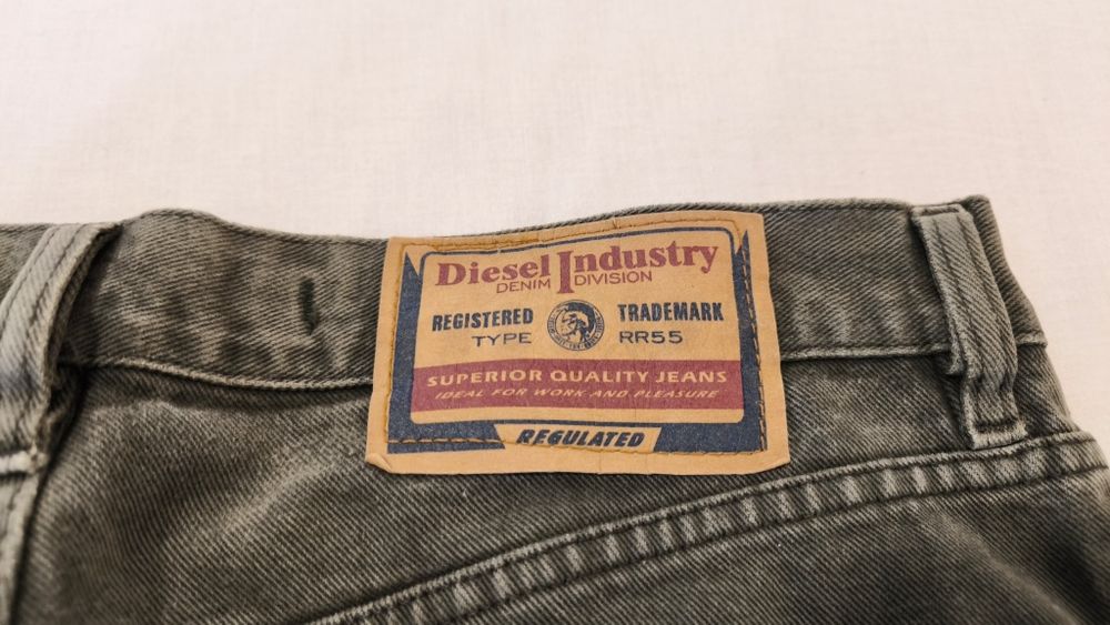 Calças Diesel homem tamanho 33