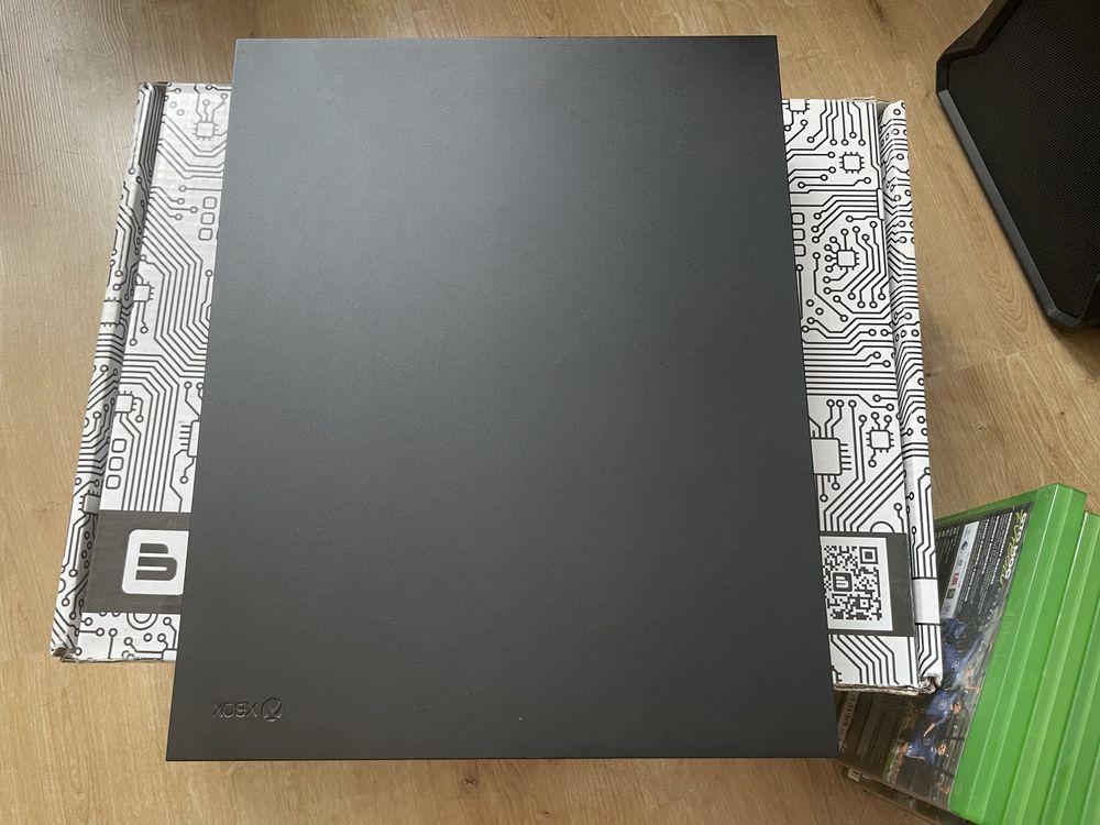 XBOX ONE X 1TB 4K + kinect + pad + 4 gry ( just dance 2022)