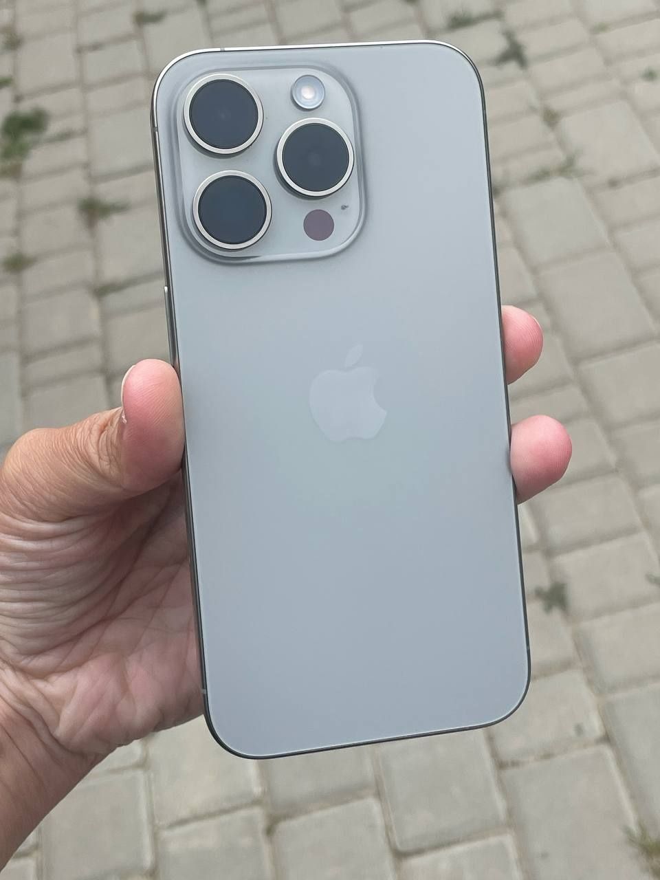 iPhone 15 pro 256 (esim 6 цикл)