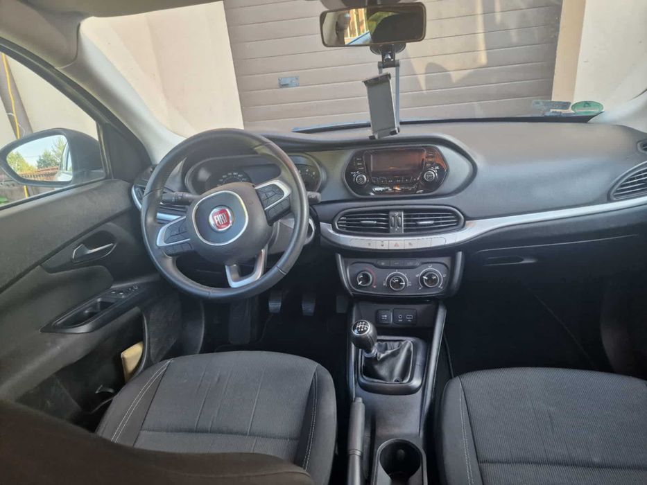 Fiat tipo 2017 biały mały przebieg