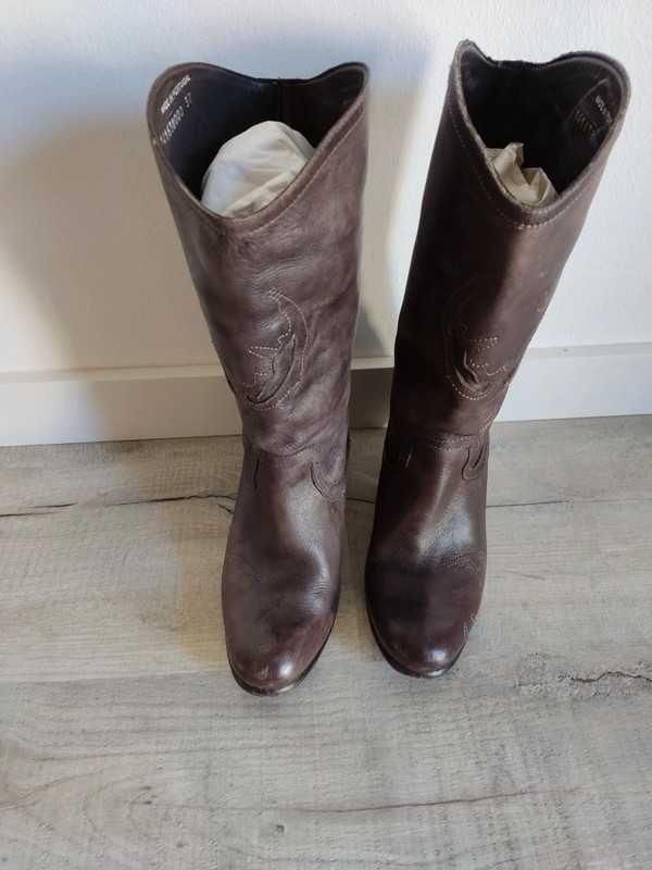 Botas Castanhas estilo cowboy