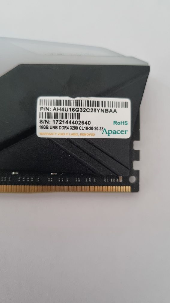 Pamięć RAM 16GB, DDR4, 3200, CL16, RGB