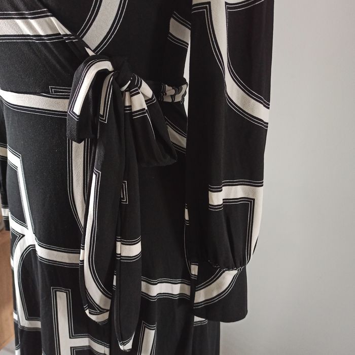 Kopertowa wzorzysta sukienka H&M elastyczna rozmiar XS