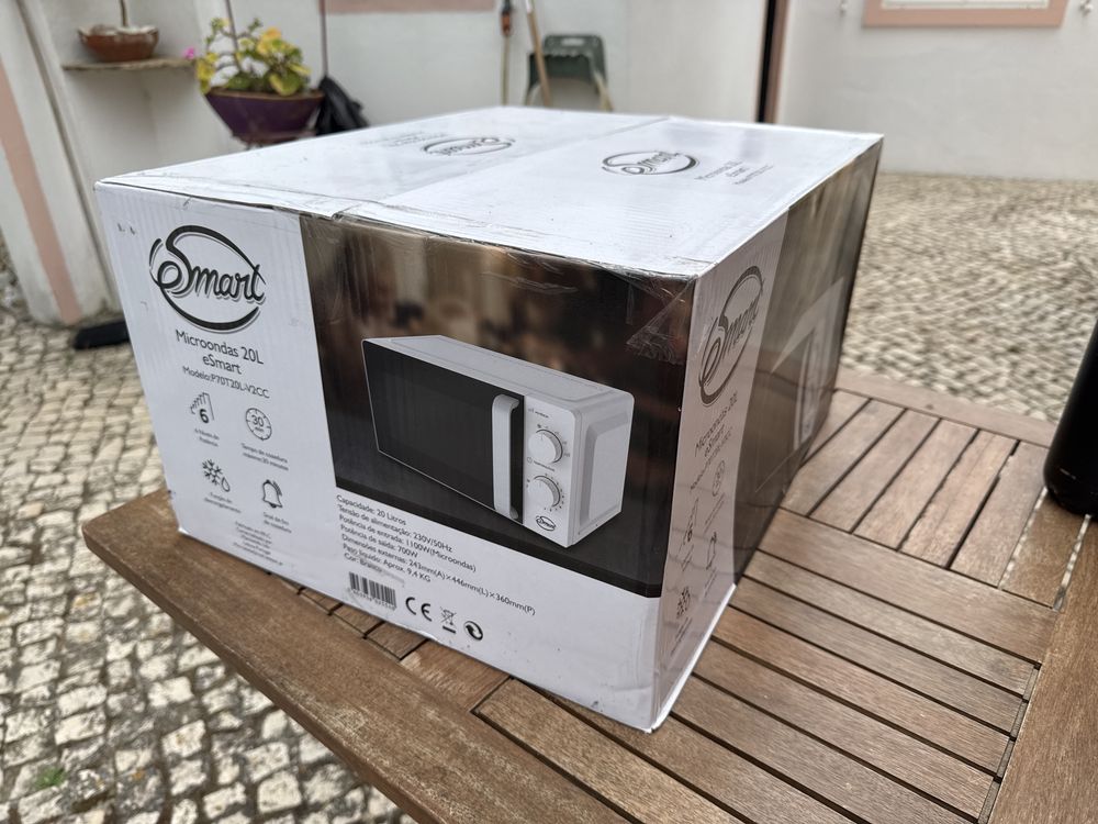 Microondas novo 20L