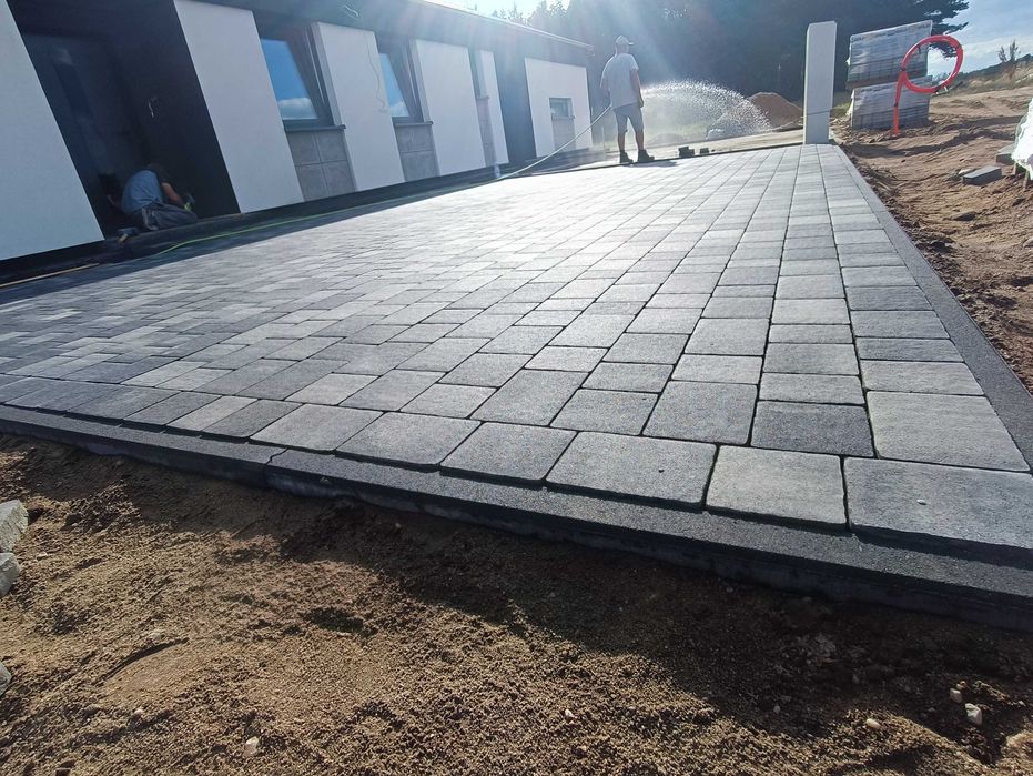 Układanie kostki brukowej