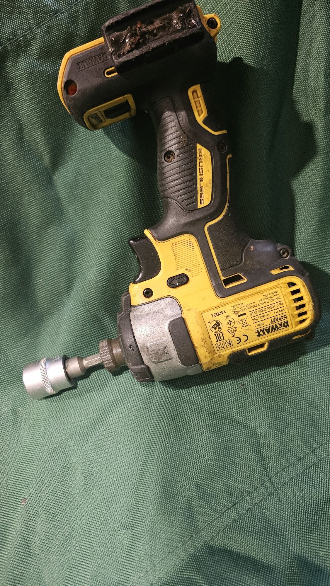 Zakretarka wkrętarka DeWalt DCF887
