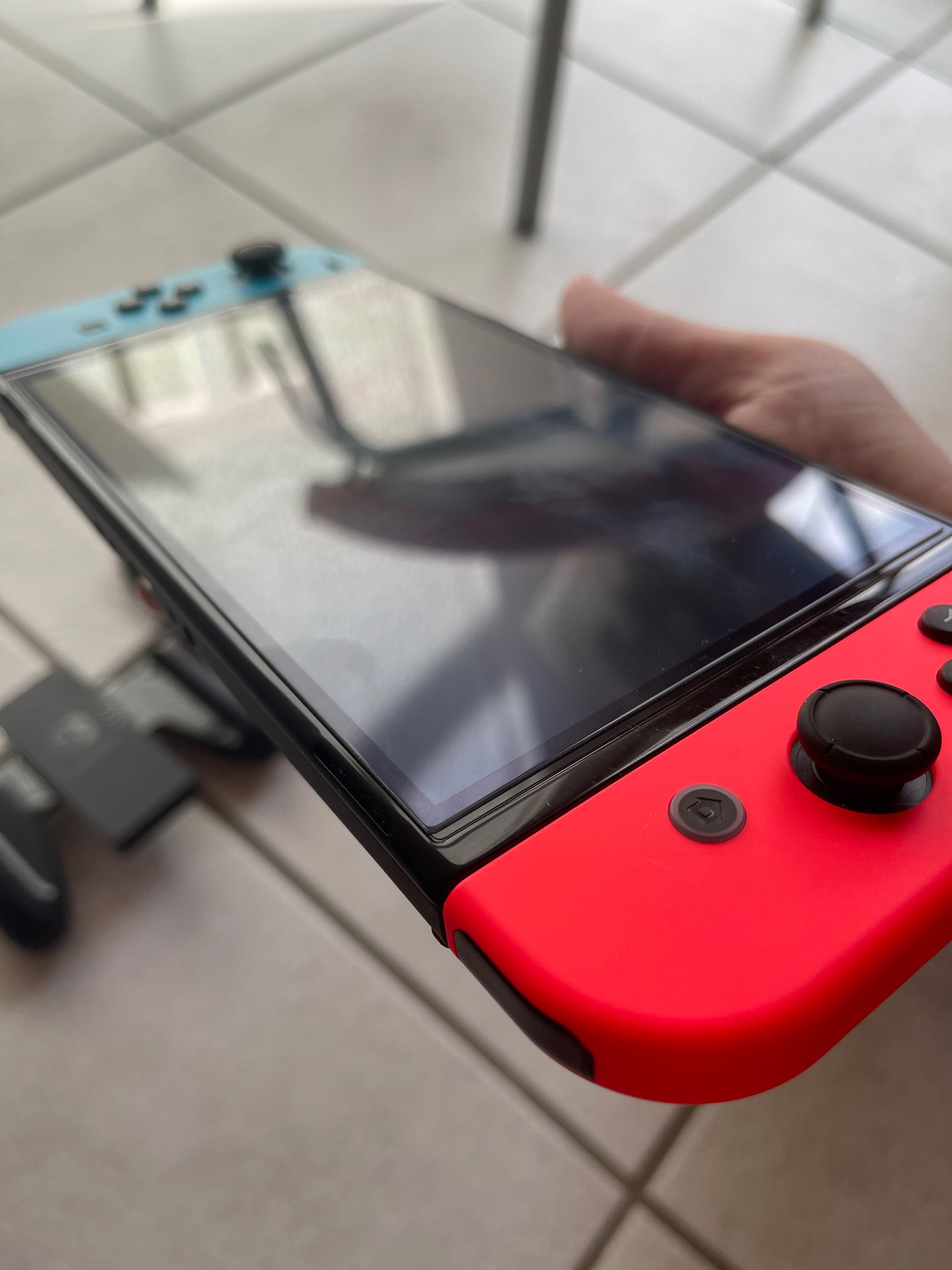 Продаж ігрової консолі Nintendo Switch OLED Model