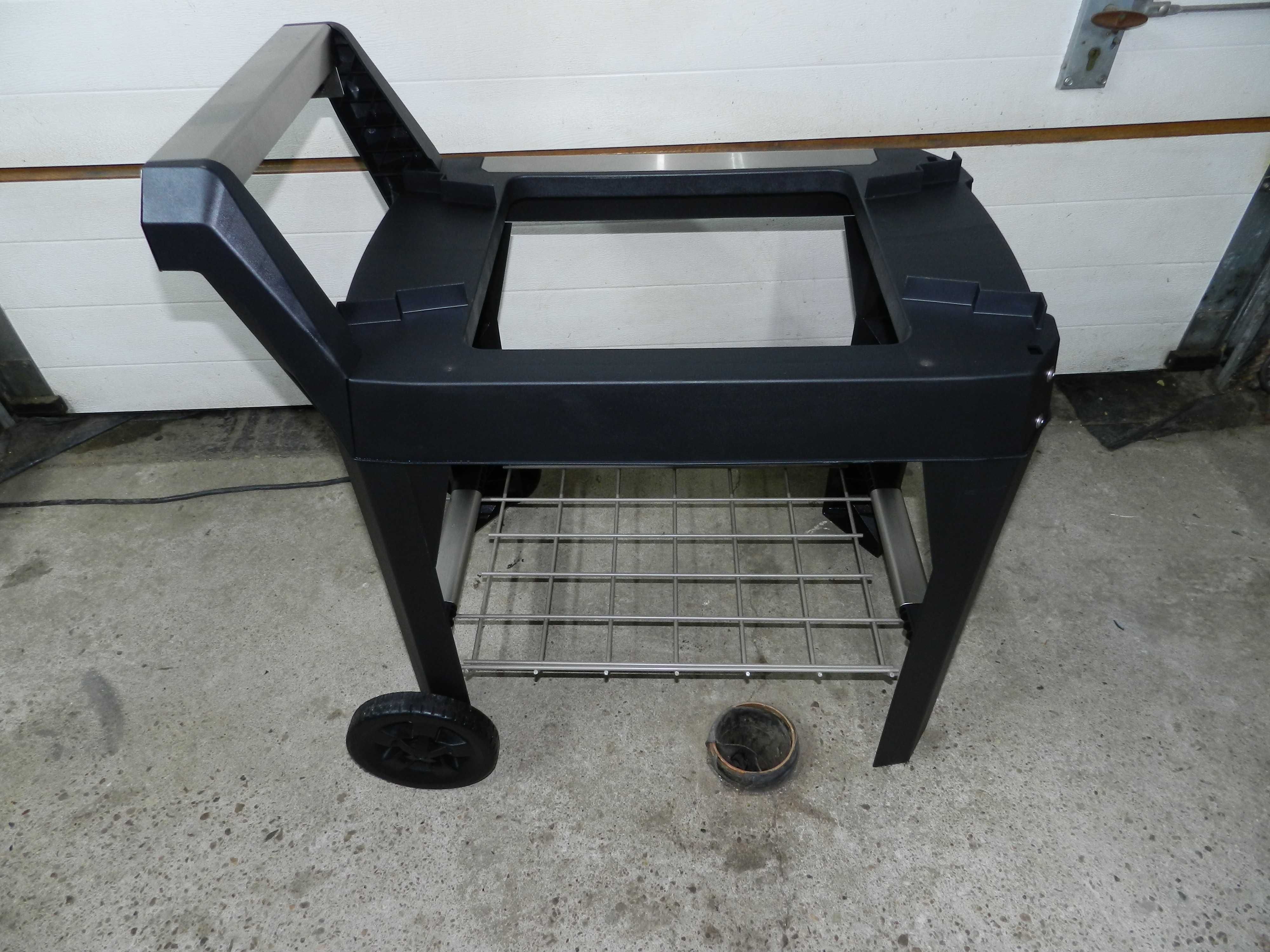 Stolik Weber do grilla  najnowszy model