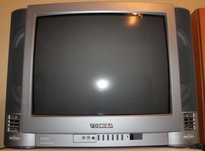 телевізор робочий з пультом Toshiba boMba діагональ 53см