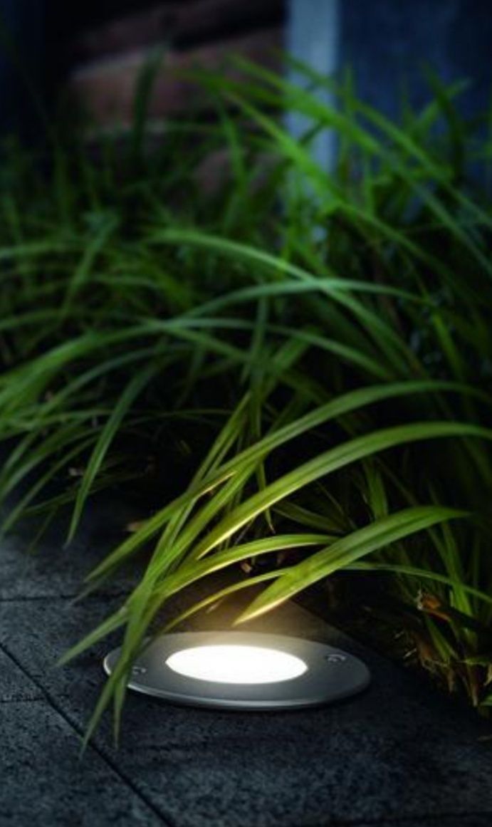 Halogen zewnętrzny lampa oprawa  ip 54 led  oświetle podbitki taras