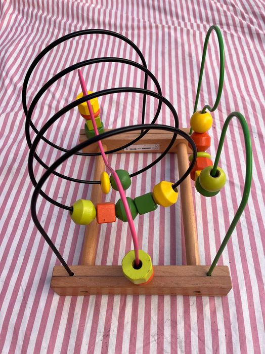 Brinquedo de madeira IKEA (labirinto)