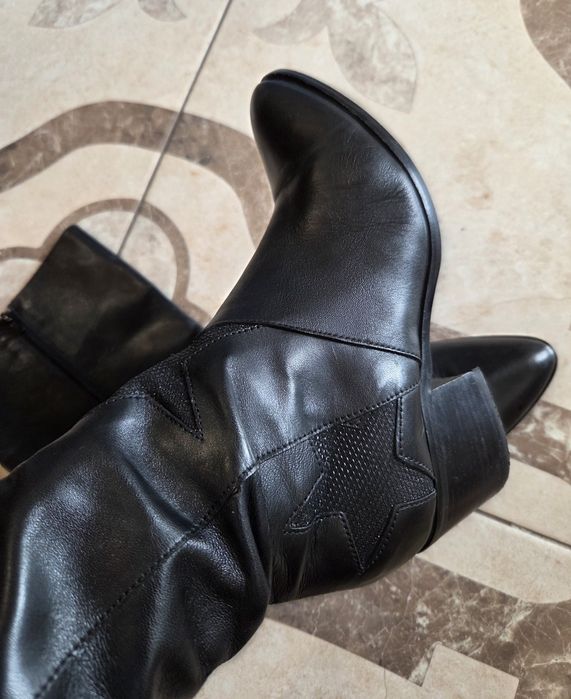 Чоботи шкіряні .