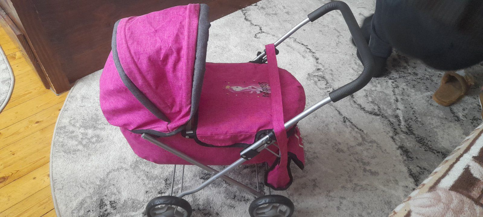 Дитяча коляска для маленьких принцес