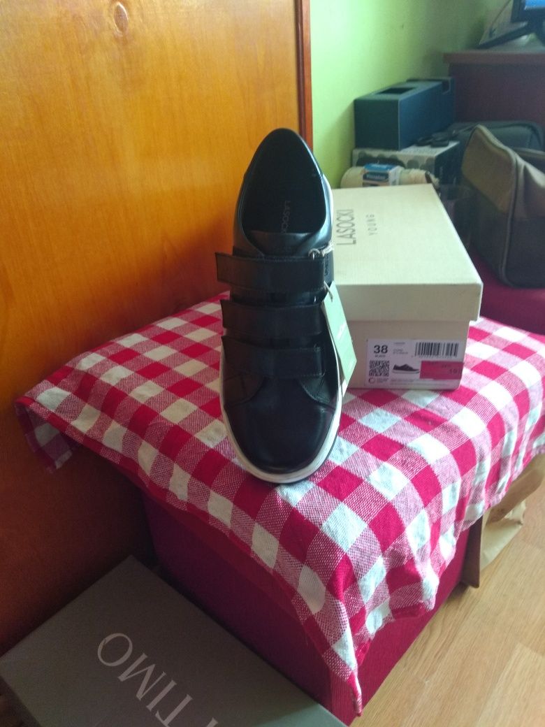 Sprzedam buty damskie firmy Lasocki