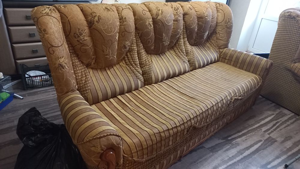 Диван розкладний  і крісло