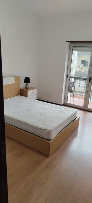 Arrenda-se apartamento T4 Mobilado no Centro Oliveira do Hospital