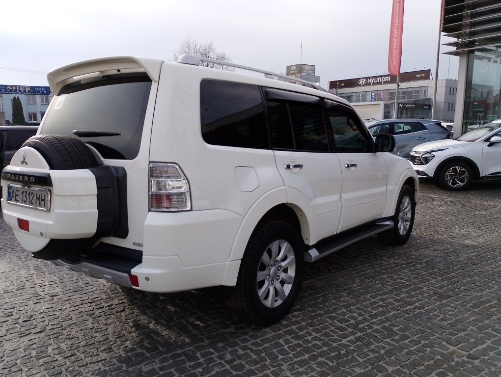 Mitsubishi pajero wagon