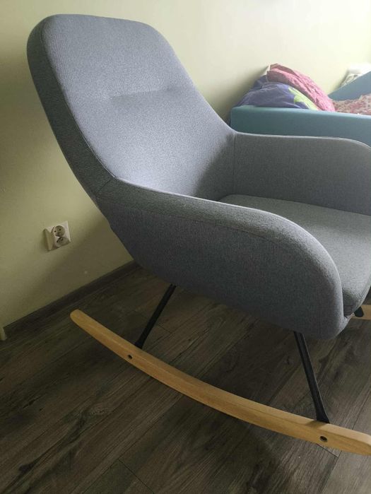 Fotel bujany i stolik