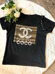 Czarny t-shirt z złotym nadrukiem Coco i perełkami, krótki rękaw, S,36