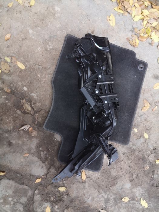 Фара Nissan Ariya левая