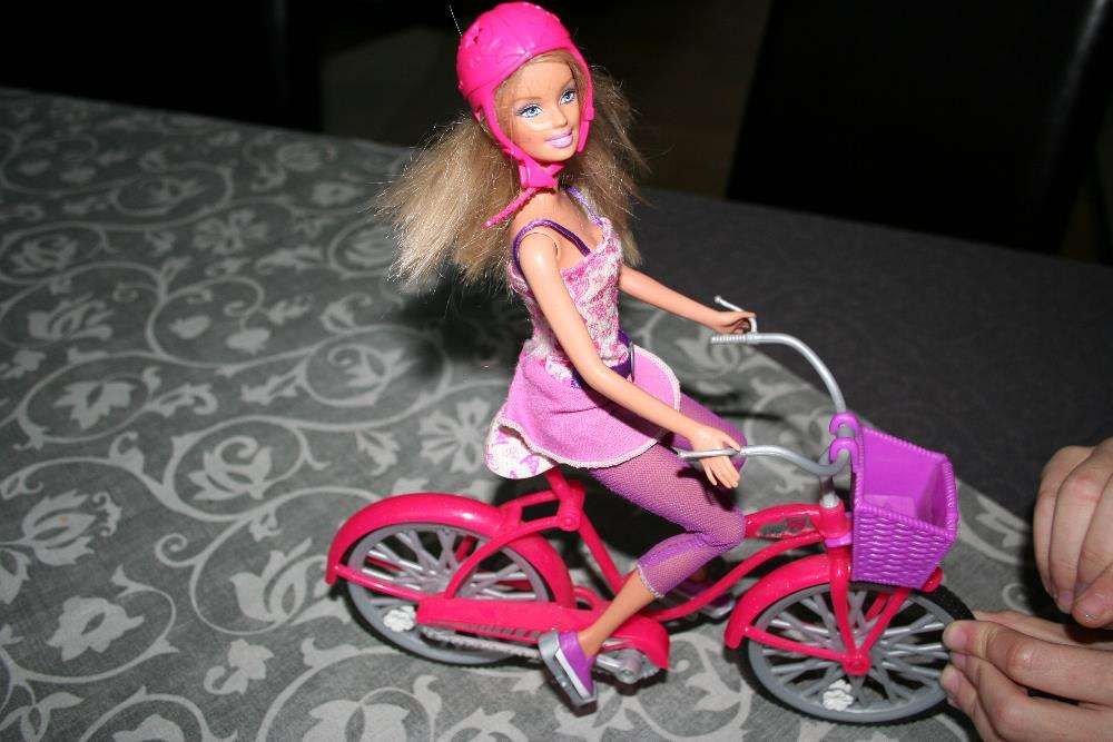 lalka BARBIE na rowerze