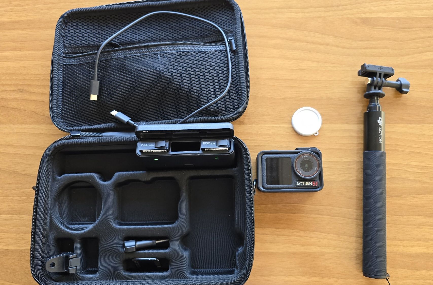 DJI Osmo Action 5 Pro Adventure Combo