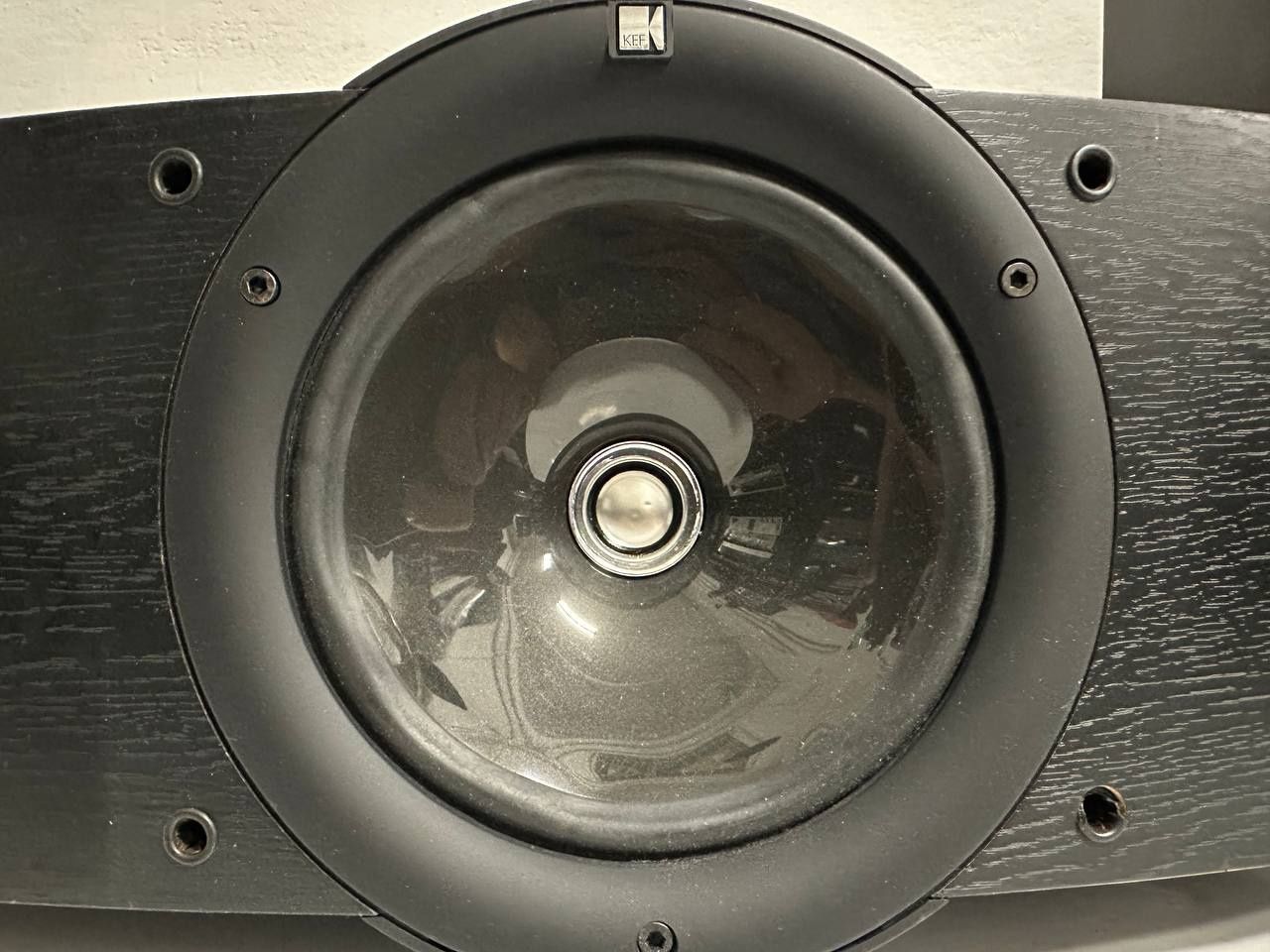 Kolumny centrslny KEF Q9c, 120 W.