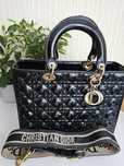 Torebka Lady Dior Czarna Lakierowana Pasek