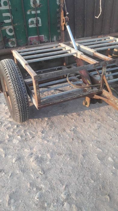 Hydrauliczny poskrom do korekcji racic u bydła