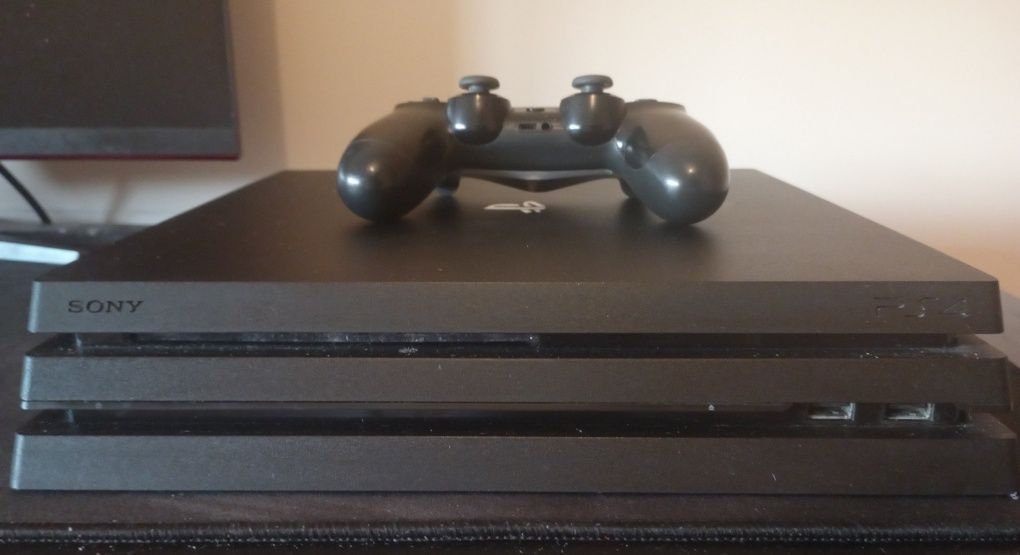 Ps4 pro 1tb usada
