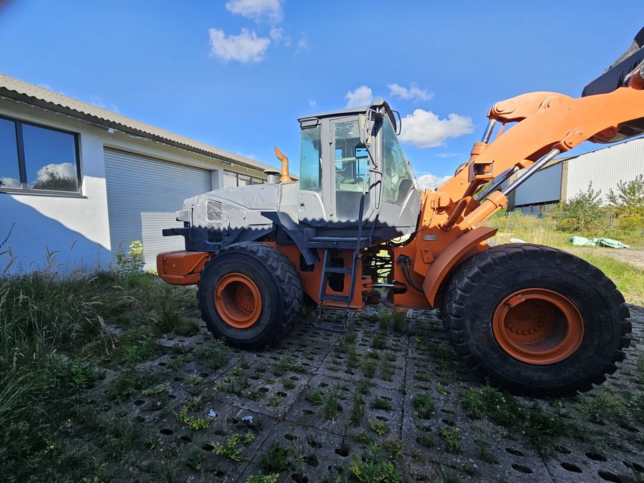 Ładowarka kołowa  hitachi zw 220  cenna netto  2013 rok. Zamiana