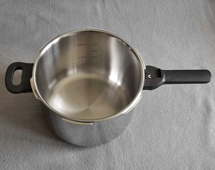 Francuski szybkowar TEFAL Sensor o pojemności 6,0ll, do indukcji