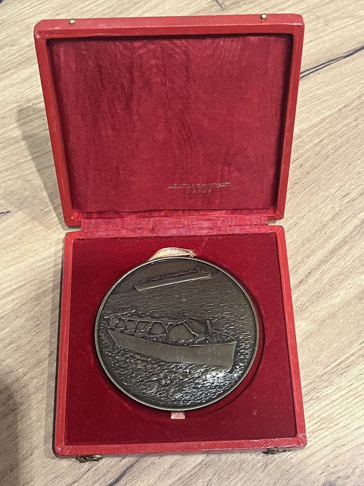 Stary medal.