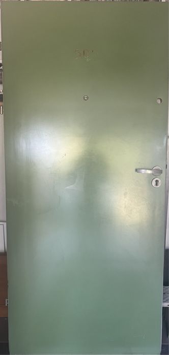 Drzwi zewnętrzne i drzwi wewnętrzne i łazienkowe