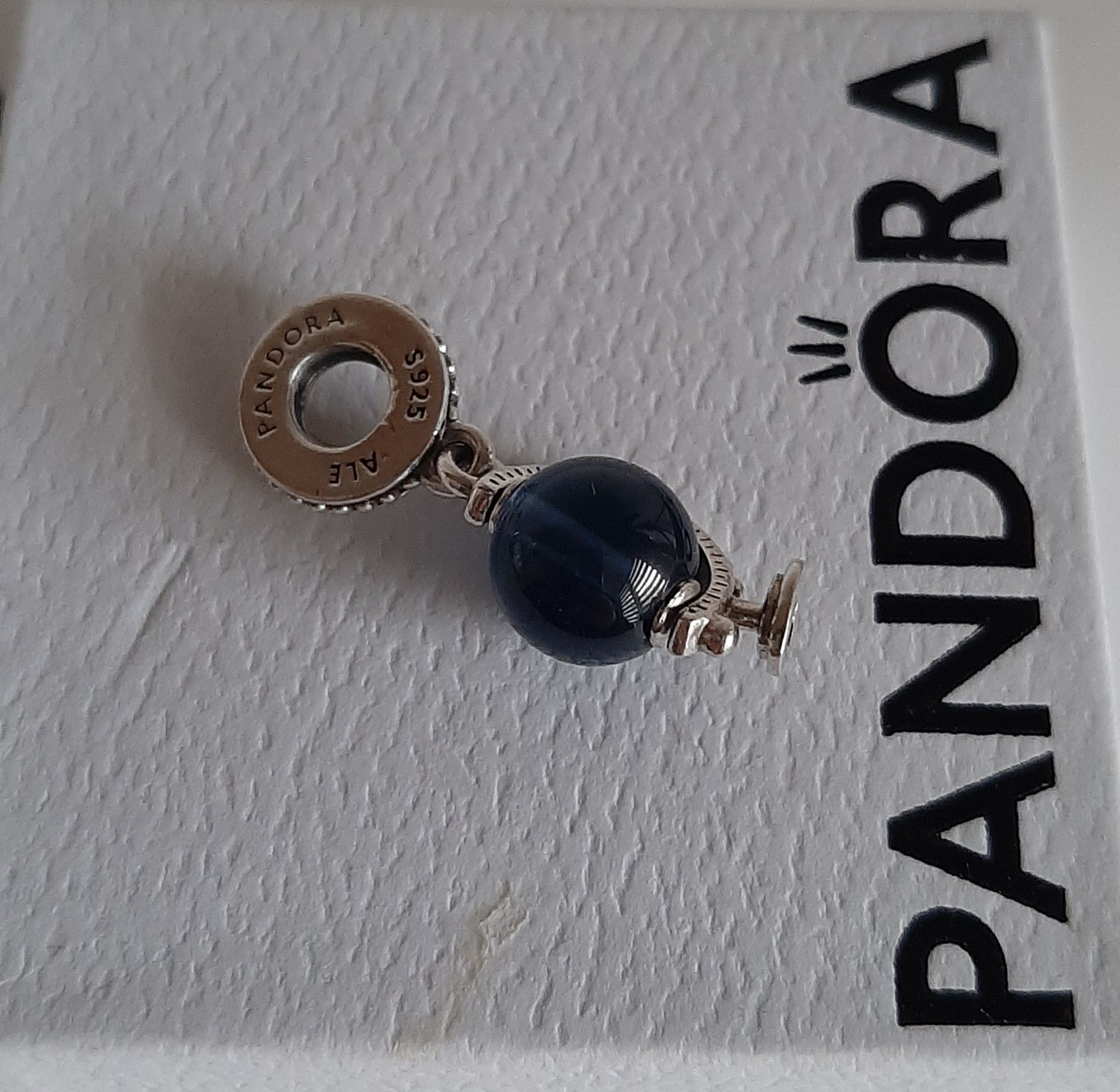 Pandora globus charms