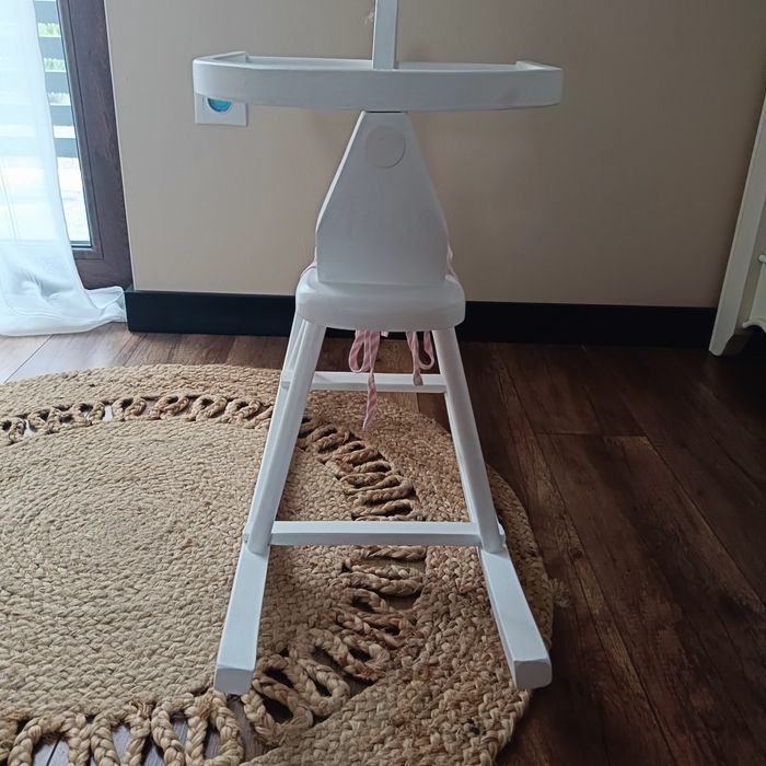 Drewniany konik na biegunach