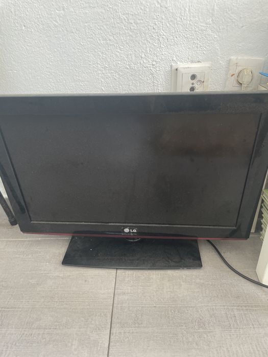 TV LG acende a luz mas nao liga
