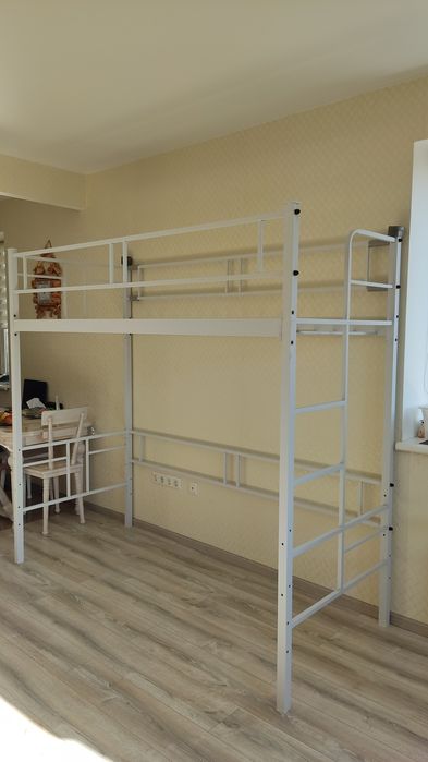 Продам ліжко горище дабл