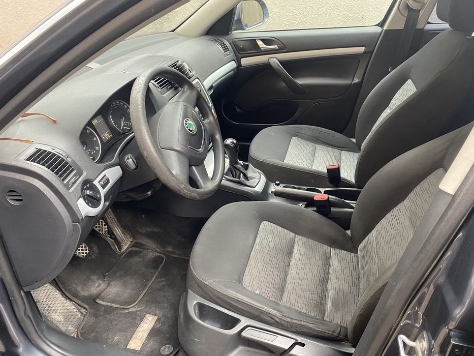 Skoda A5  1.8 TSI бензин MT